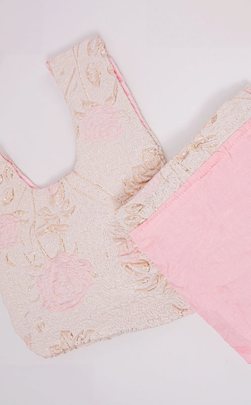 Soft lining inside the knot bag