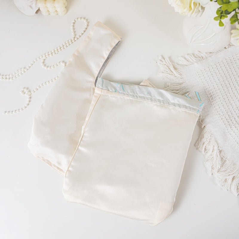 Silver Muguet patterned drawstring favor gift bag